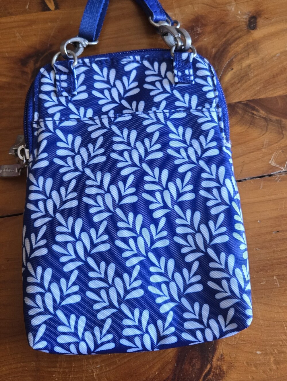 NWOT $48 Baggallini Take Two Bryant Crossbody Bag Wallet RFID Blue White Floral - Picture 6 of 7
